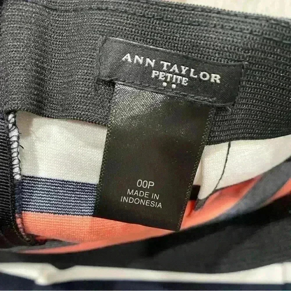 Ann Taylor Skirt size 00P - Picture 2 of 7